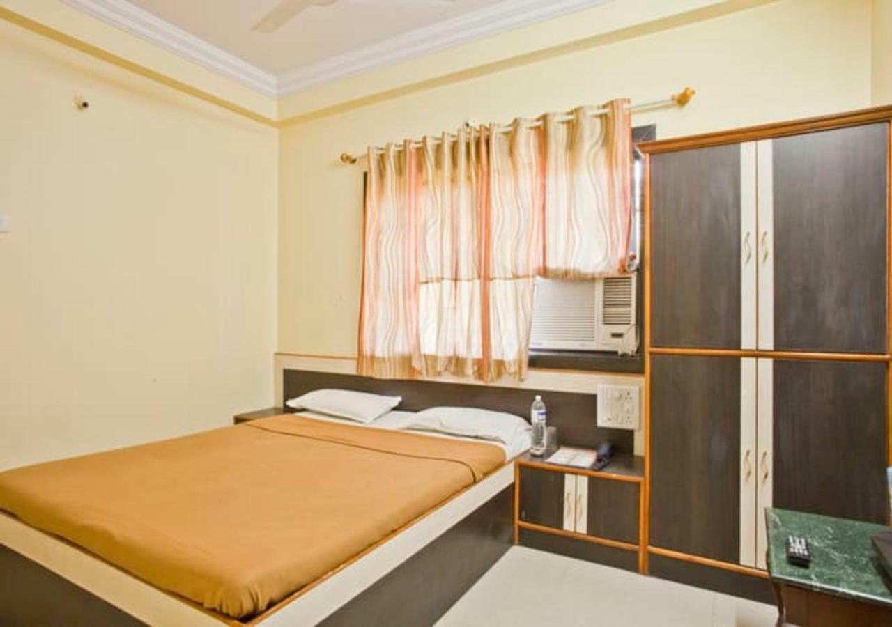 Hotel Sai Ganesh シルディ エクステリア 写真