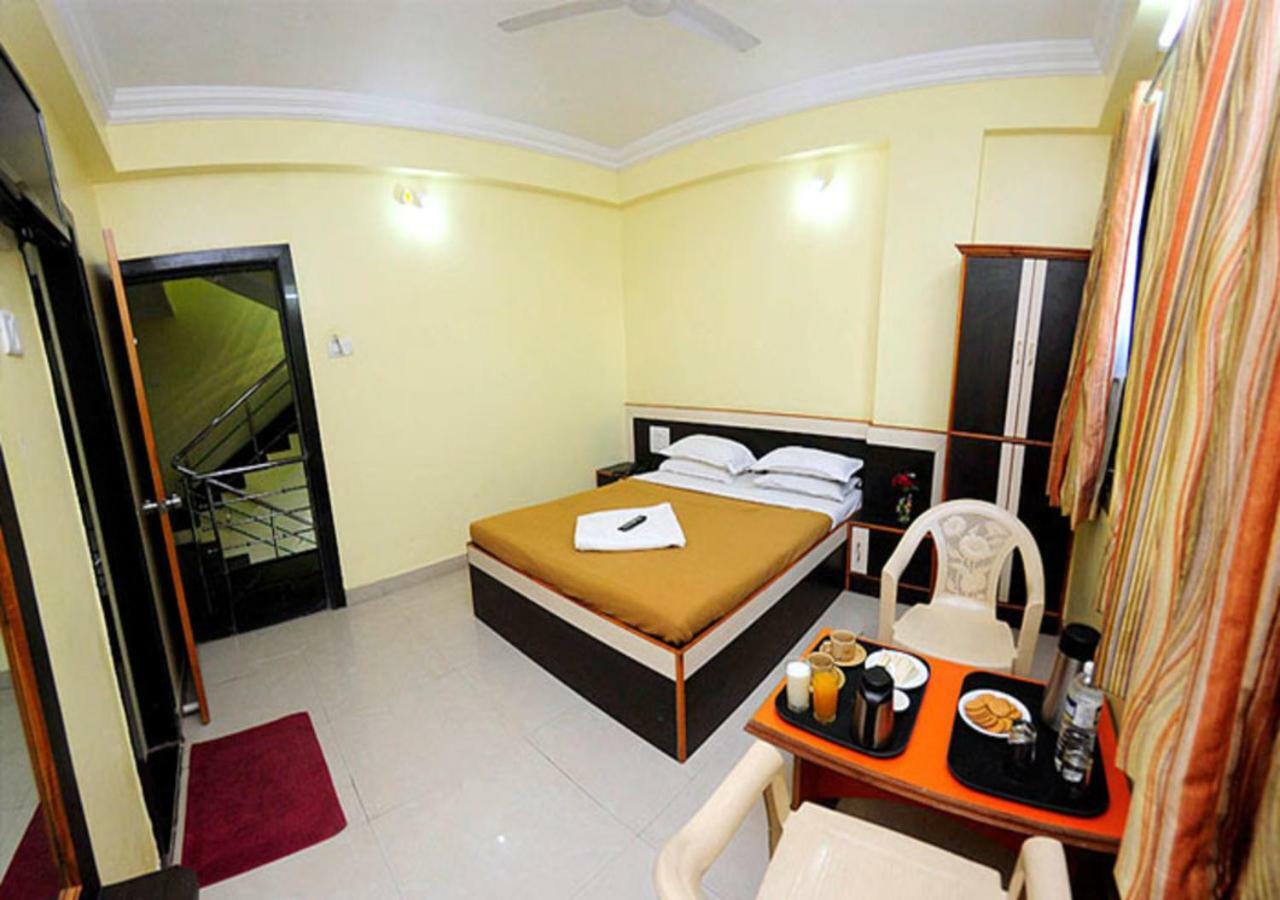 Hotel Sai Ganesh シルディ エクステリア 写真
