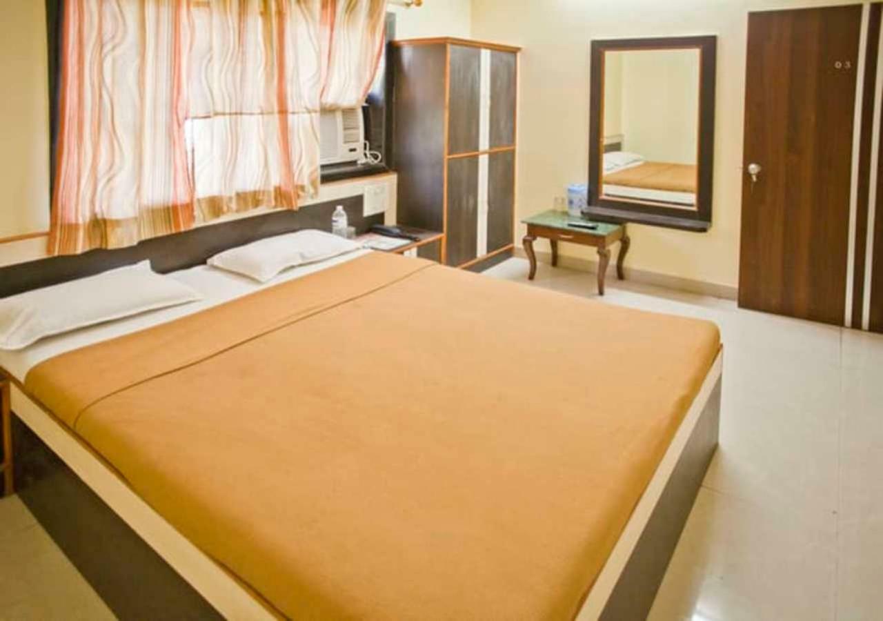 Hotel Sai Ganesh シルディ エクステリア 写真